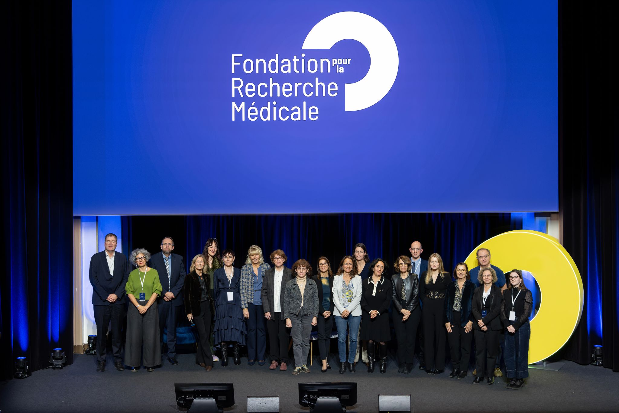 (c) Fondation pour la Recherche Médicale